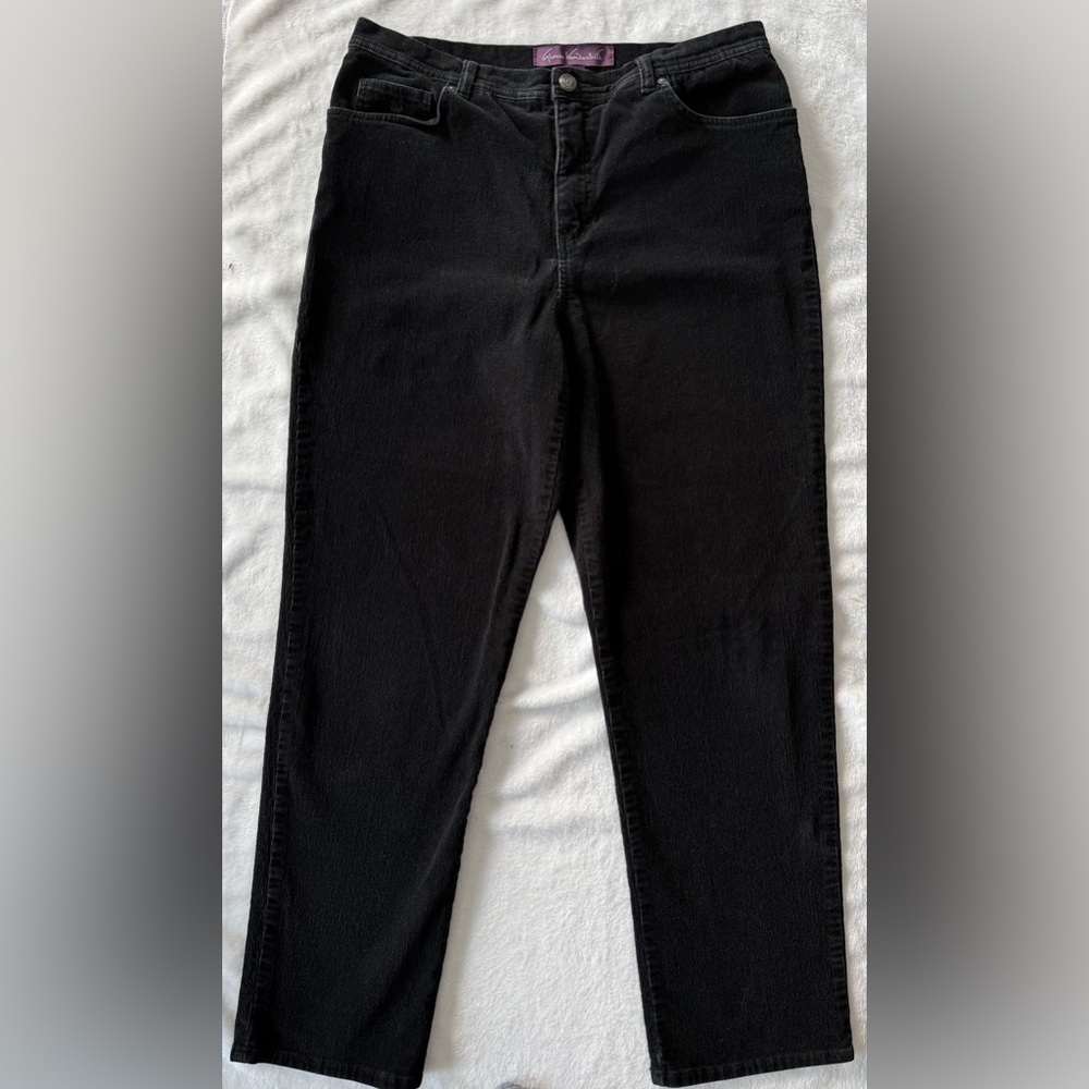 Gloria Vanderbilt Amanda Style Black Corduroy Pants - Straight Leg Size 12